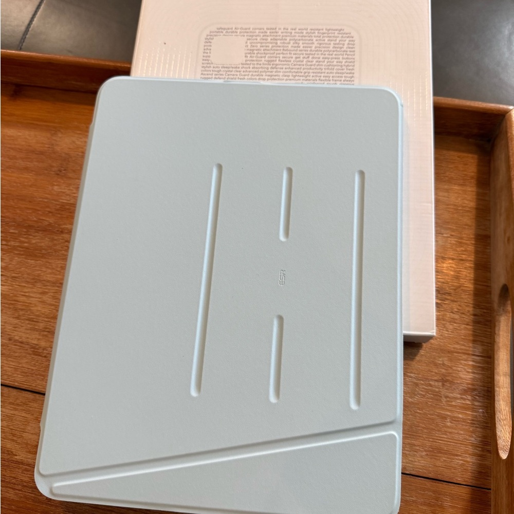 ESR iPad A16 Sky Blue Cover
